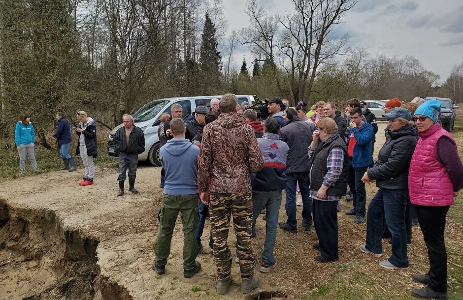 Журналистка Сергиев Посад. Репортаж Россия 1. Мост через Торгошу в Охотино. СНТ журналист Сергиево Посадский. Россия 1 сюжет про