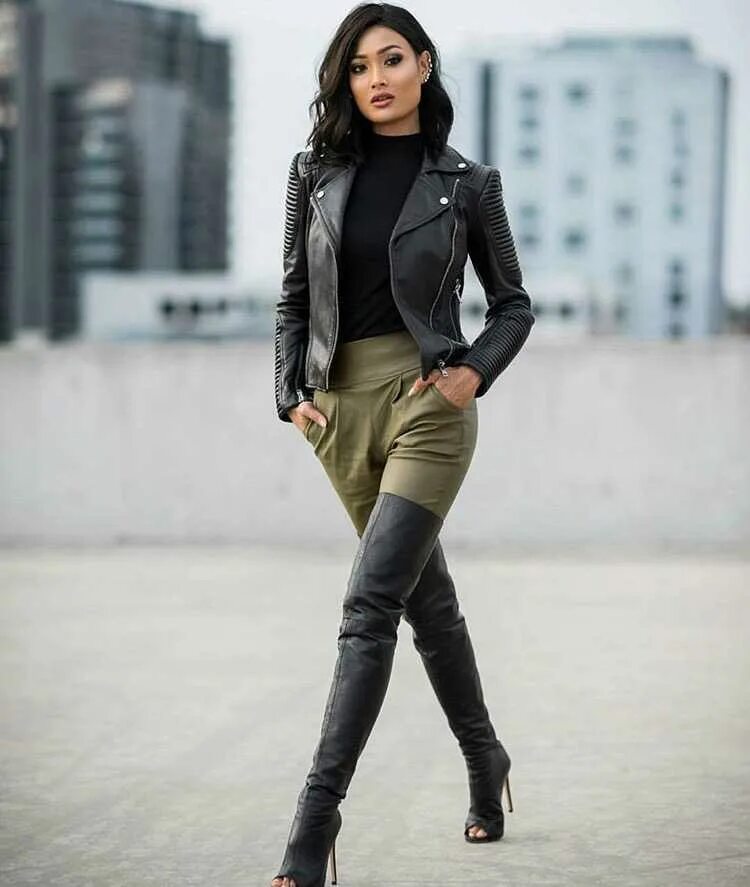 Мирослава дума кожаная куртка. Кожаные штаны. Одел кожаные одежды. Стильные кожаные куртки женские. Кожаный стиль в одежде.