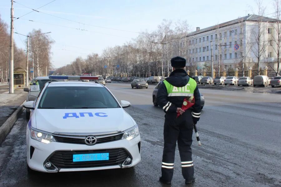 Работа областного гибдд. ГИБДД Кузбасса Кемерово. Инспектора ГАИ Кемерово. Областные ДПС. Машина ДПС Кузбасса.