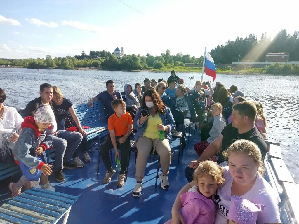 Прогулка по каме пермь. Поездки по каме один день. прогулки по каме в выходные. прогулки по каме.