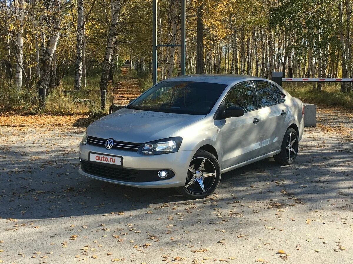 Vw polo 105 л с. Volkswagen Polo v 1.6 MT. Фольксваген поло седан 2014. Volkswagen Polo sedan кс876. Поло седан 14 год.