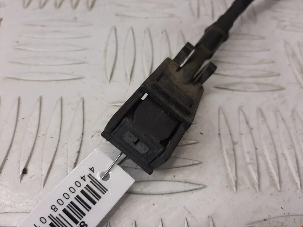 Форсунки омывателя лобового стекла шкода фабия 2. Форсунка омывателя левая qf10n00354. 5j0955985 форсунки омывателя. Форсунки омывателя лобового стекла шкода. Форсунка омывателя лобового стекла шкода суперб.