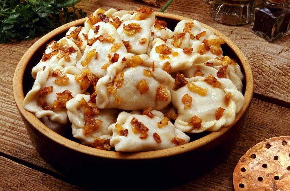 Польские вареники (pierogi). Польские пироги pierogi. Пироги вареники. Украинские вареники. Вареники национальное