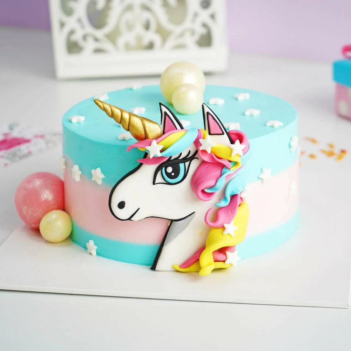 Торт с единорогом для девочки 4 года. Торт единорог для девочки 4 года. Красивый торт с единорогом. Торт единорог с крыльями. Торт с единорогом для девочки 5 лет.