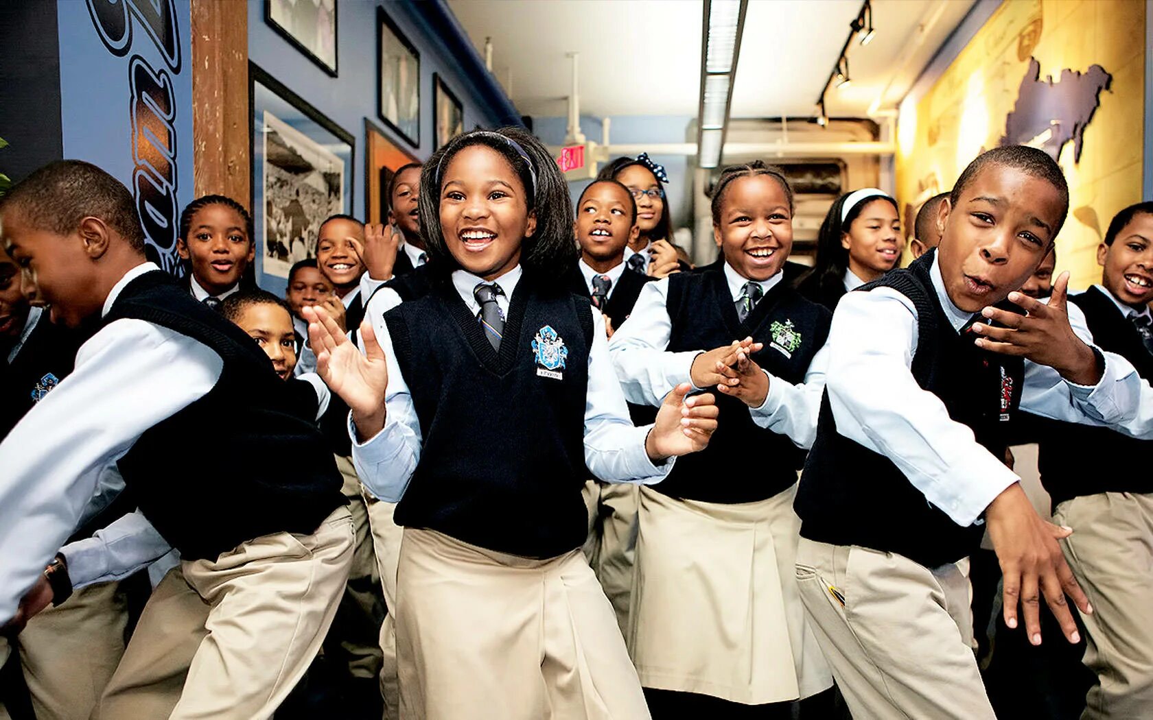 Рон кларк история триумфа. Рон кларк. ron clark academy. рон кларк учитель. рон кларк и его ученики.