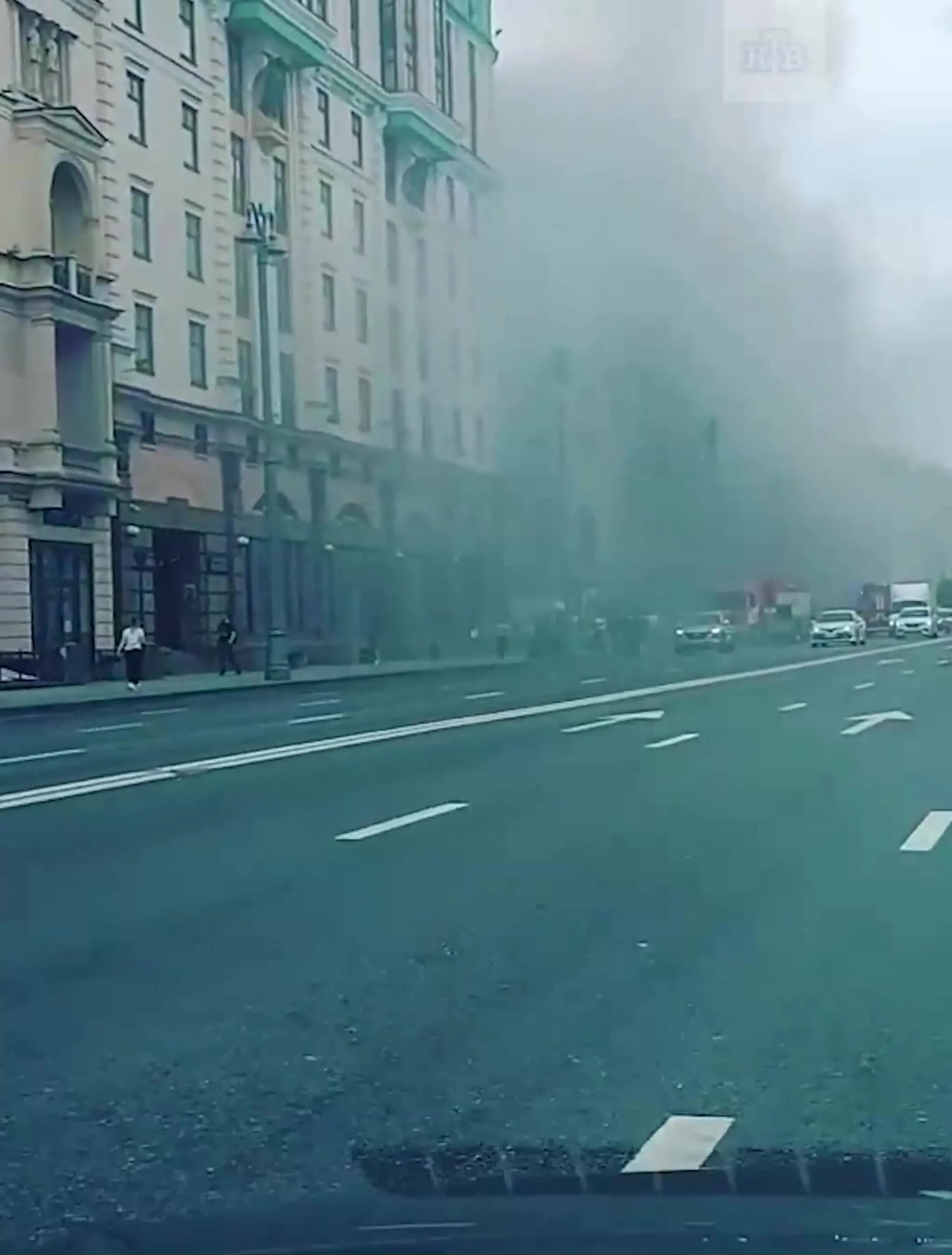Пожар пл. Уровни сложности пожара. Пожар в москве сегодня ленинградская площадь здания. Видео пожара в центре москвы. Пожар на тверской улице в москве.
