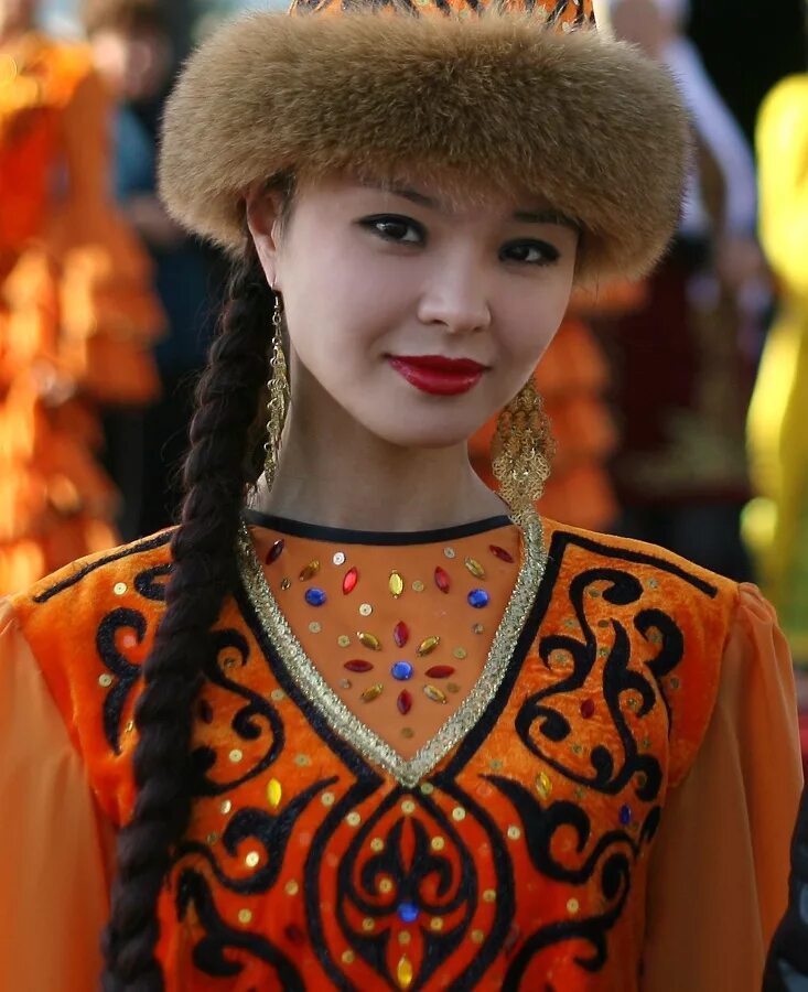 Монгольская певица Tatar. Казахские красавицы. Тюркская красавица. Киргизка в национальном костюме.