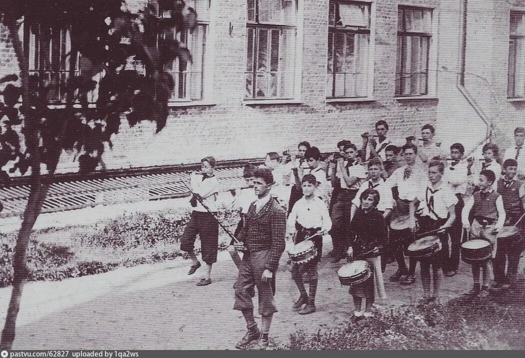 Школа 1937 Москва. Немецкая школа им. к. Либкнехта. Школа 1937 года
