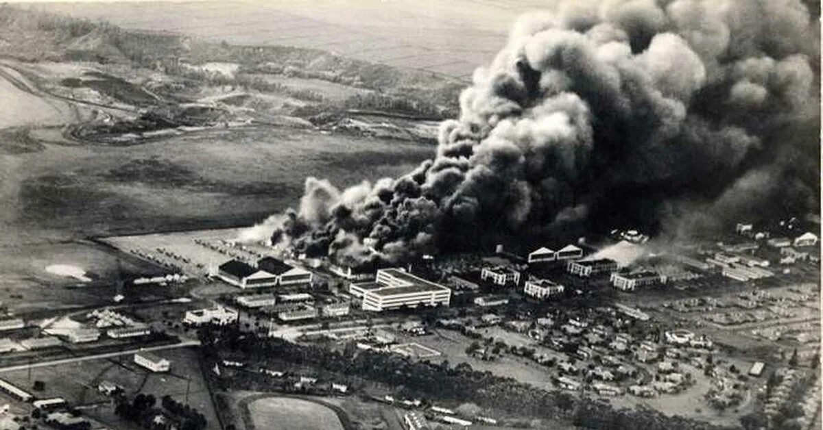 Перл харбор почему напали. Перл Харбор 1941. Пёрл-Харбор нападение Японии. 7 Декабря 1941 Перл Харбор.