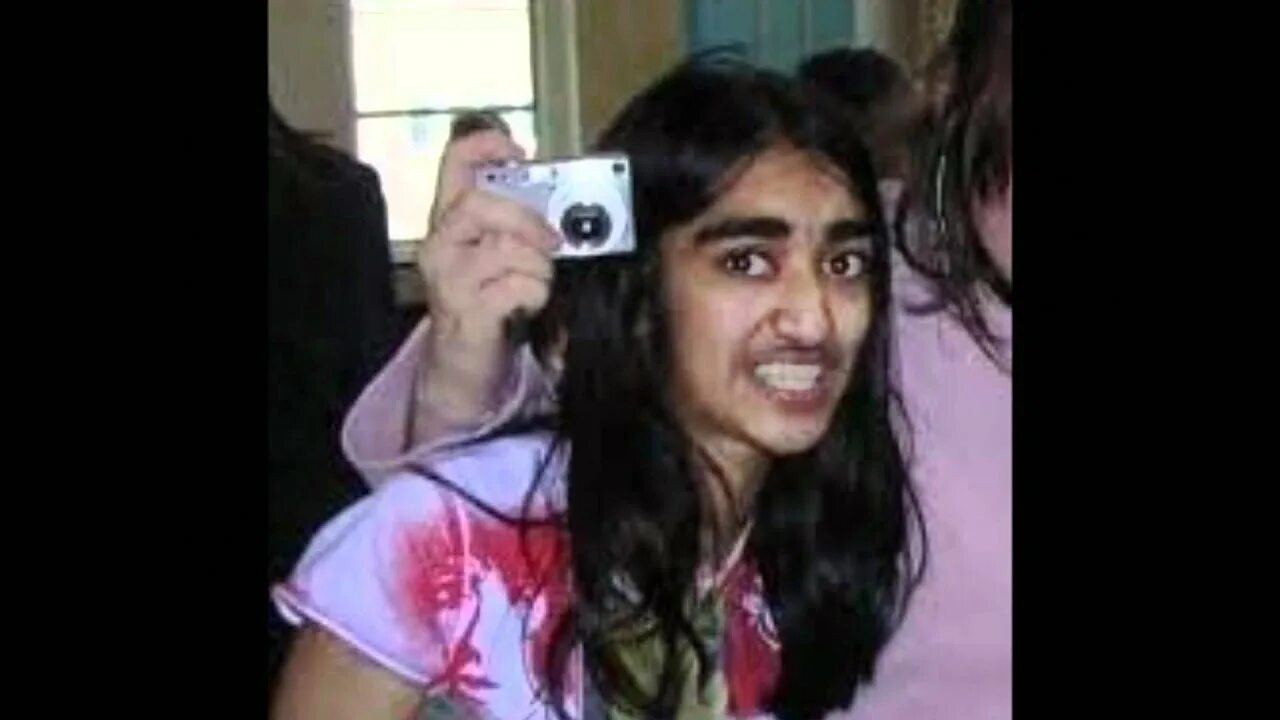 Усатая цыганка. Усатые кавказские девушки. Усатая женщина. Усатая цыганка. Азербайджанка страшная.