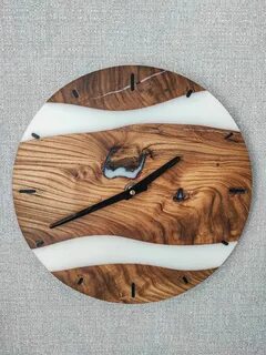 Часы ручная работа из смолы