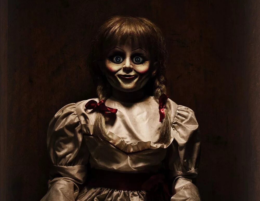 куколка ужасы. куколка ужасы. куколка ужасы. проклятье анабель 1 часть. анабель страшная анабель.