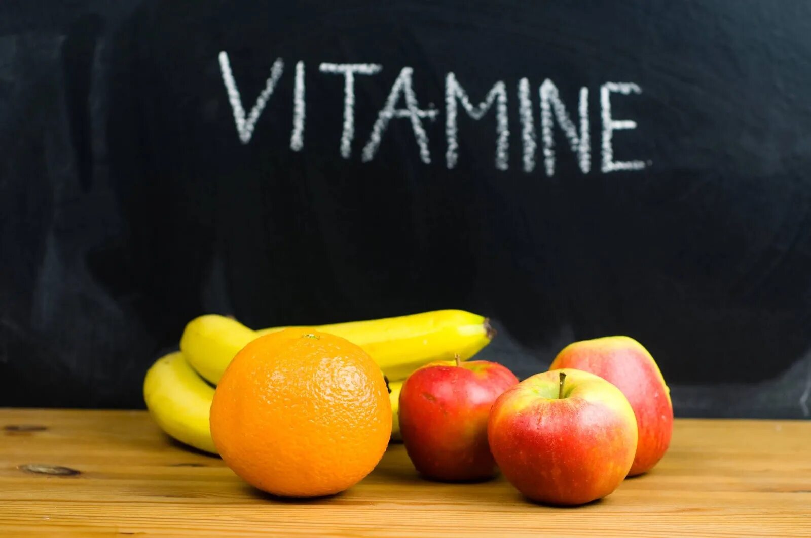 Much vitamins. Витамины фон. Витамины обои. Витамины надпись. Витамины на черном фоне.