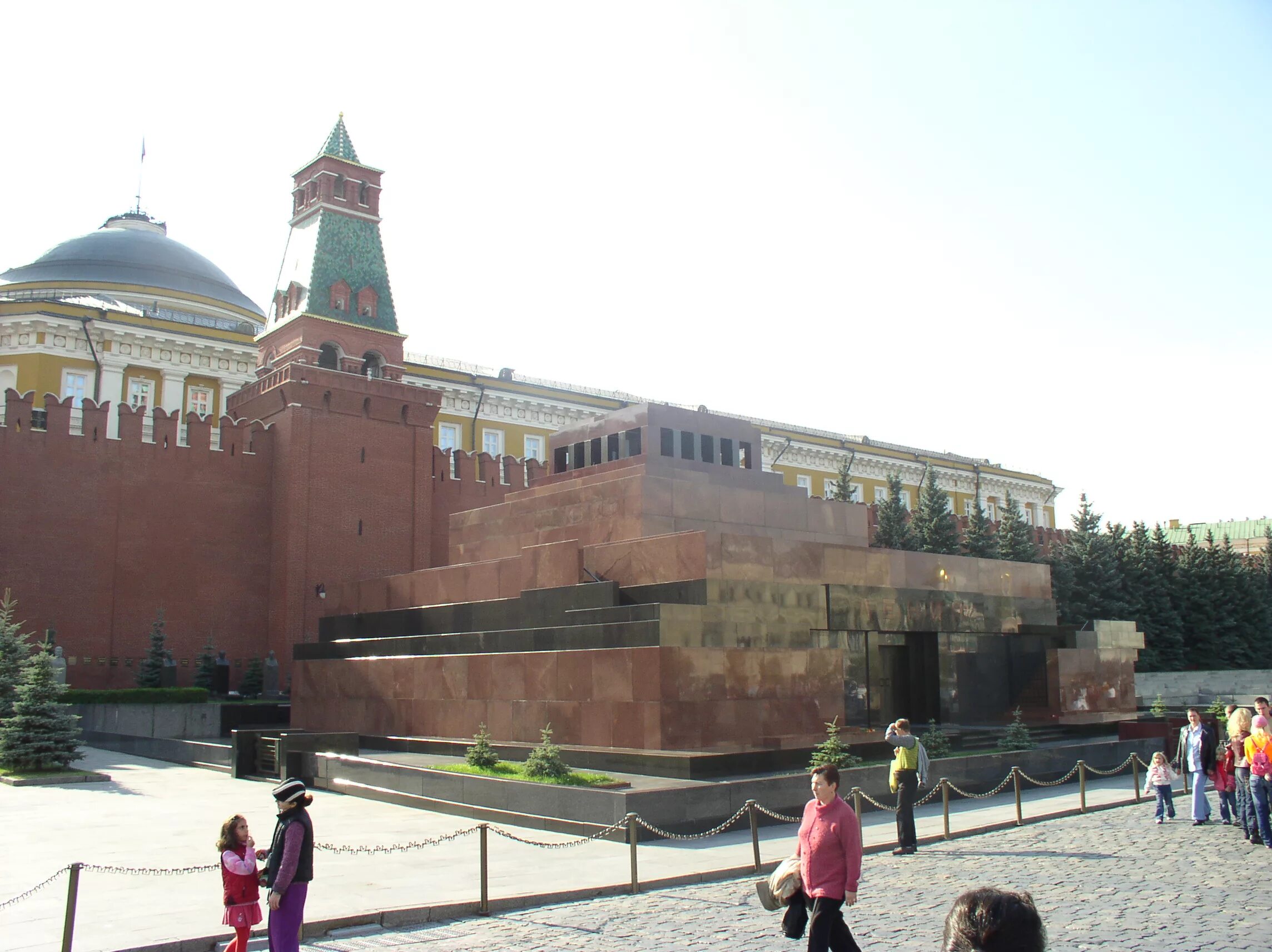 Красная площадь внутри. Мавзолей на красной площади в Москве. Мавзолей зиккурат. Lenin Mausoleum. Зиккурат мавзолей Ленина.