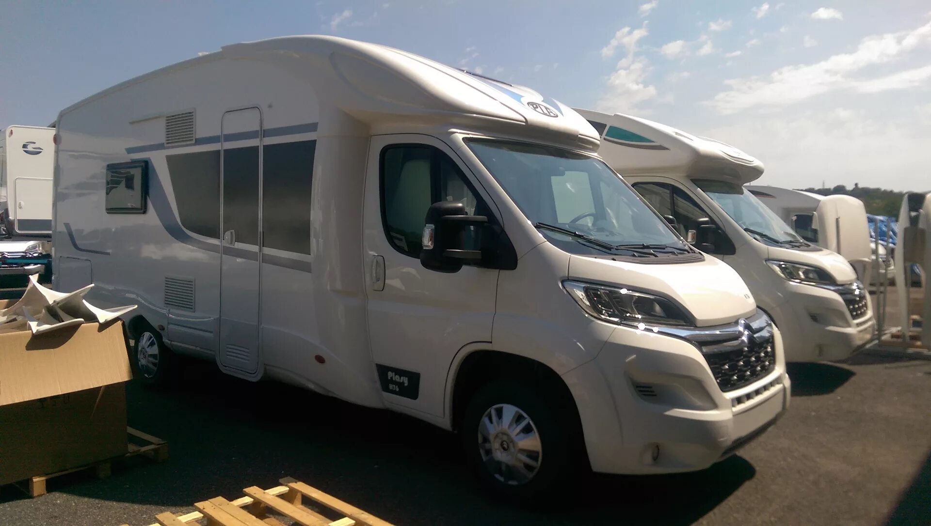 Camper автодом. Автодома российского производства. Автодом кемпер кнаус. Российские кемперы. Helix 4200 автодом.
