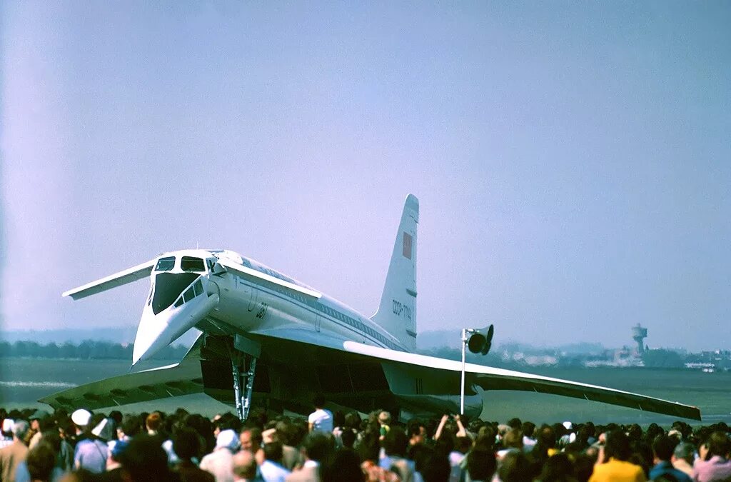 Ту-144 пассажирский самолёт. Сверхзвуковой пассажирский самолет ту-144. Советский Конкорд ту-144. Пассажирский самолет Туполев -144.