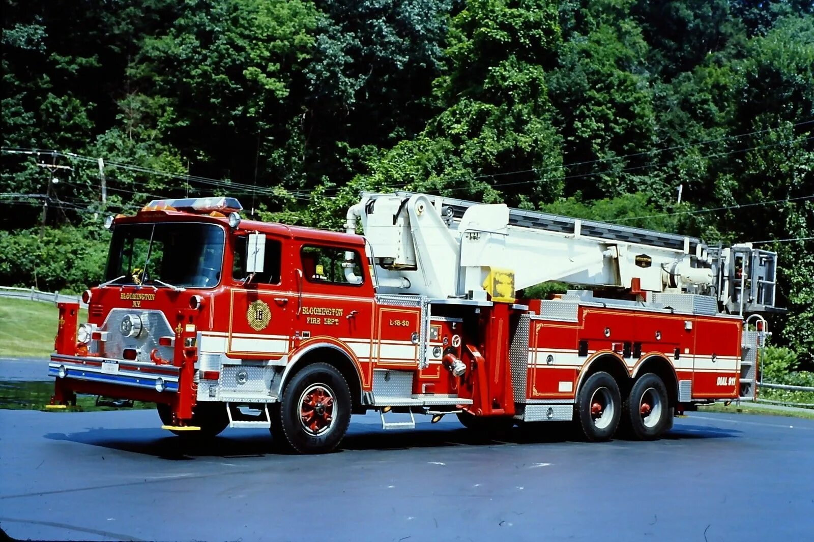 Пожарный грузовик Mack. Ladder пожарные машины США. Пожарные машины Fire Ladder Truck. Машина "Fire Truck" пожарная, 49450. Пожарный грузовик