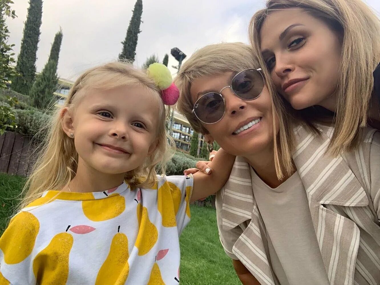 Мария болтнева отец. Мария кожевникова дети. Мария погребняк с сыновьями. Как зовут детей марии. Мария погребняк с семьей.