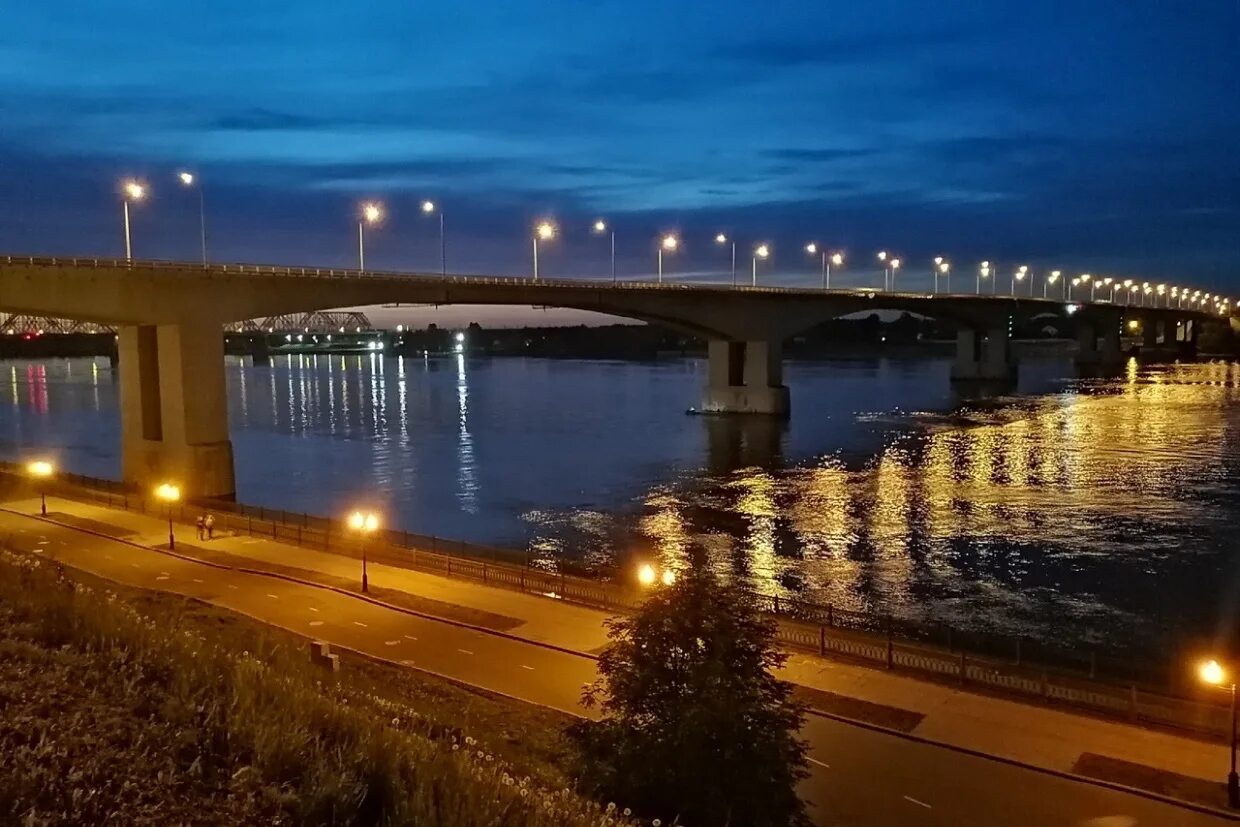 Заволжский мост ярославль. Октябрьский мост ярославль. Ярославль мост через волгу. Ярославль мост через волгу. Октябрьский мост ярославль.