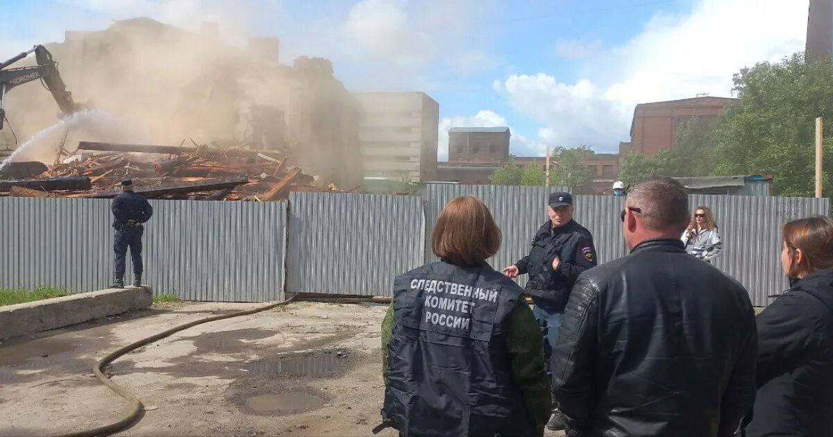 «братья варгунины» на октябрьской набережной, 56. Театр сносят в питере дом басевича. Каменноостровский дом 20 питер. Снос тг. Снос тг.