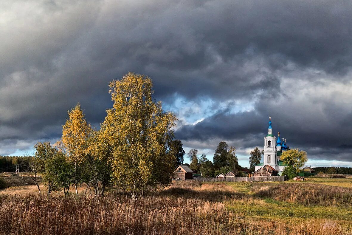 Рязань березы и храм. Церковь в деревне. Деревенский пейзаж с Церковью. Деревенский пейзаж с храмом. Березовый храм