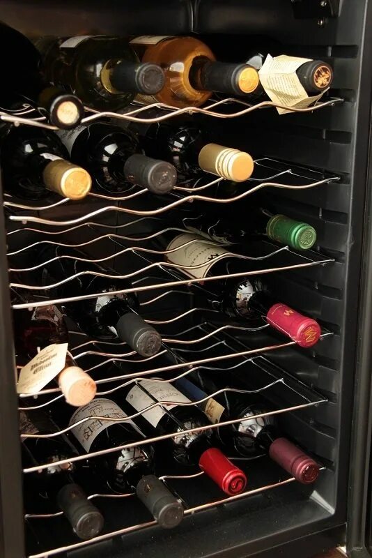 Хранение вин. Вино хранение. Хранение вина в квартире. Правильное хранение вина.