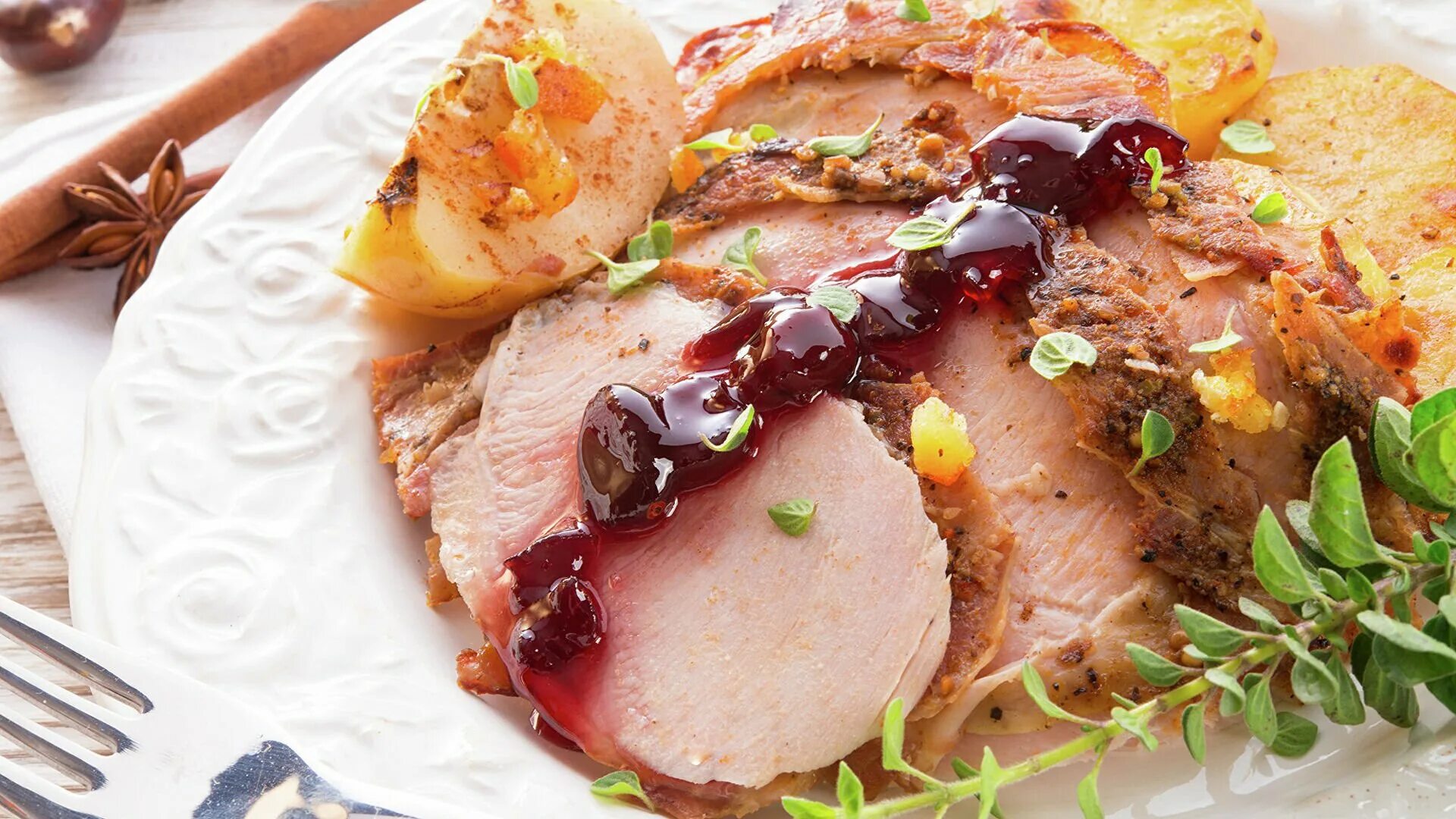 Нежное мясо индейки. Блюда из филе индейки. Нежное мясо индейки. Медальоны индейки. Грудка индейки в духовке.