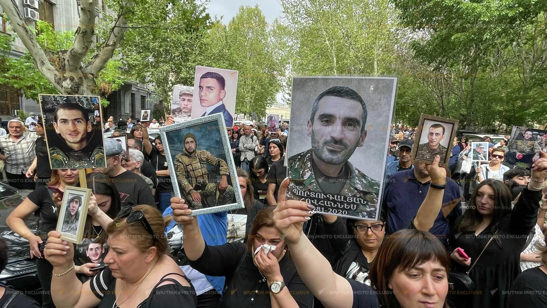 Сколько погибло армян. Протесты в Ереване. Против войны.