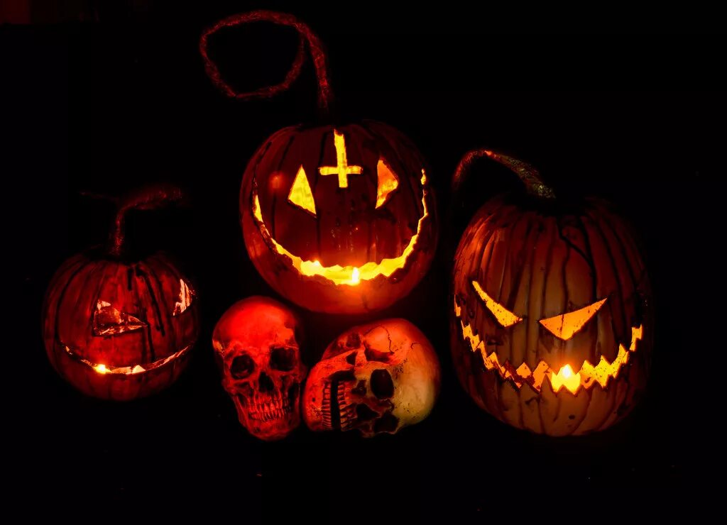 Хэллоуинская тыква майнкрафт. Страшная тыква на хэллоуин. Конфеты на хэллоуин. Поделка из тыквы страшная. Баночки на хэллоуин.