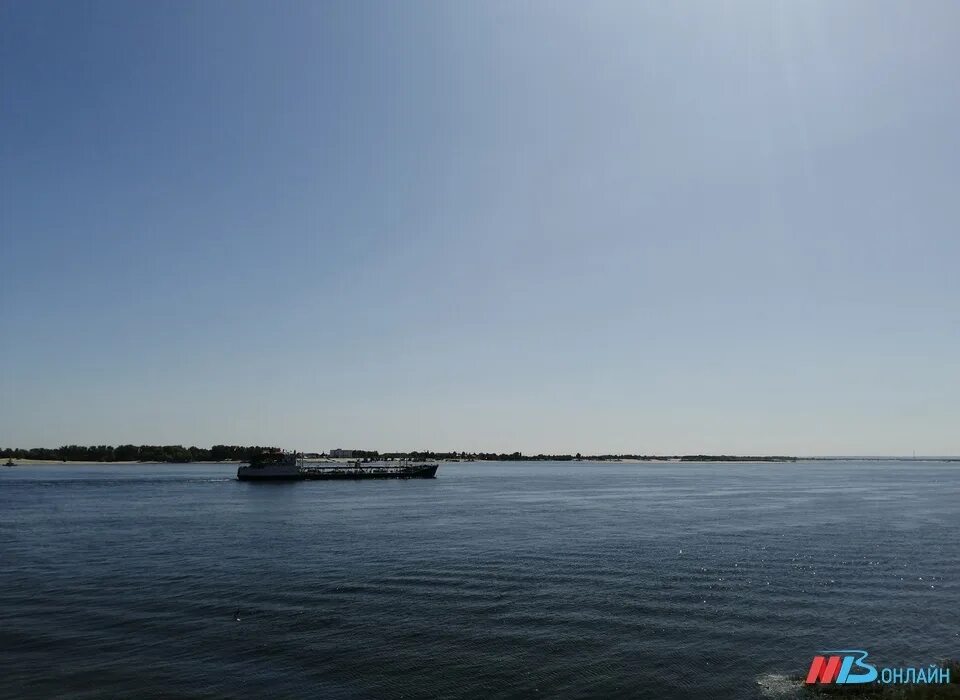 Вода в волге волгоград сегодня. Волга река. Река Волга Волгоград. Волга купаться. Волга 18 года.