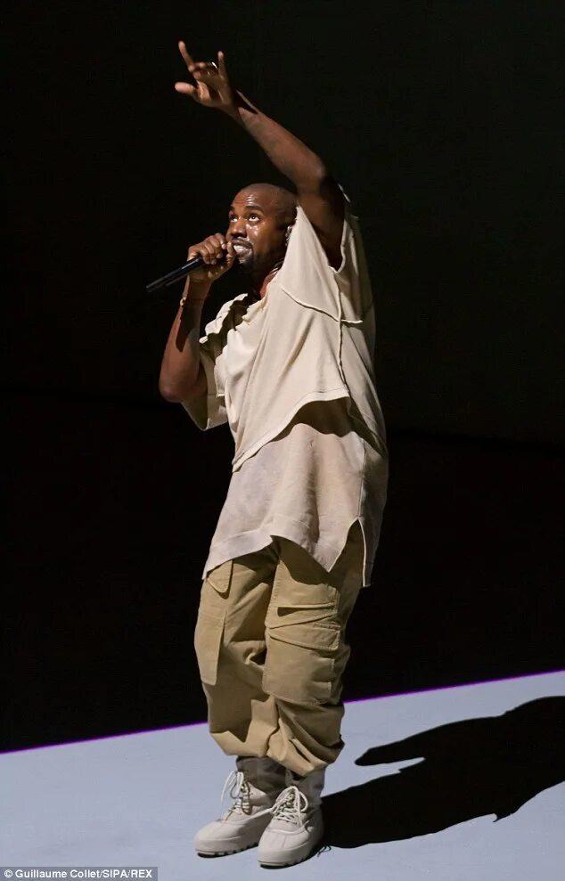 Jay-z и канье уэст. Канье уэст концерт. Концерт канье уэста. Билеты на концерт канье. Jay z kanye west.