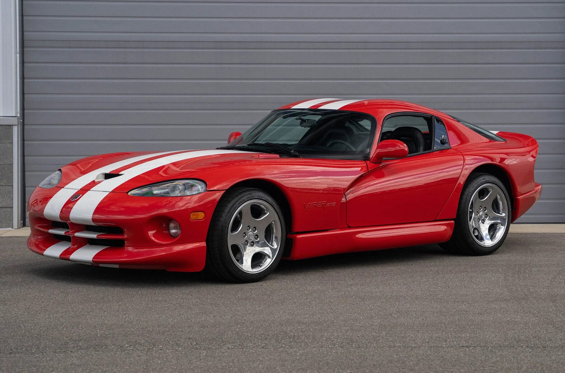 Додж вайпер гтс. Додж вайпер gts. додж вайпер gts 2025. dodge viper gts 2002. додж вайпер 1 поколения.