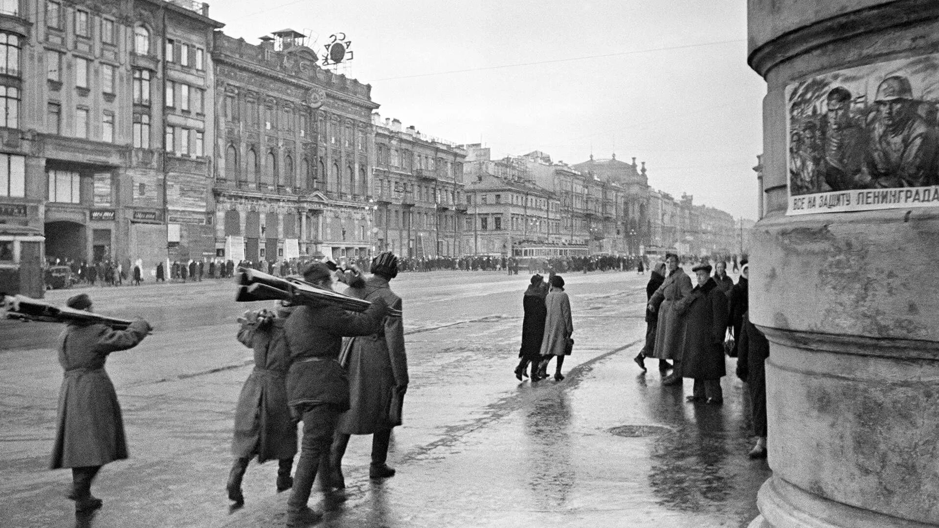Ленинградская блокада 1941. Петербург в 1942. Исаковскиф сабор блакада лененграда. Исаковскиф сабор блакада лененграда. Блокада ленинграда невский проспект.