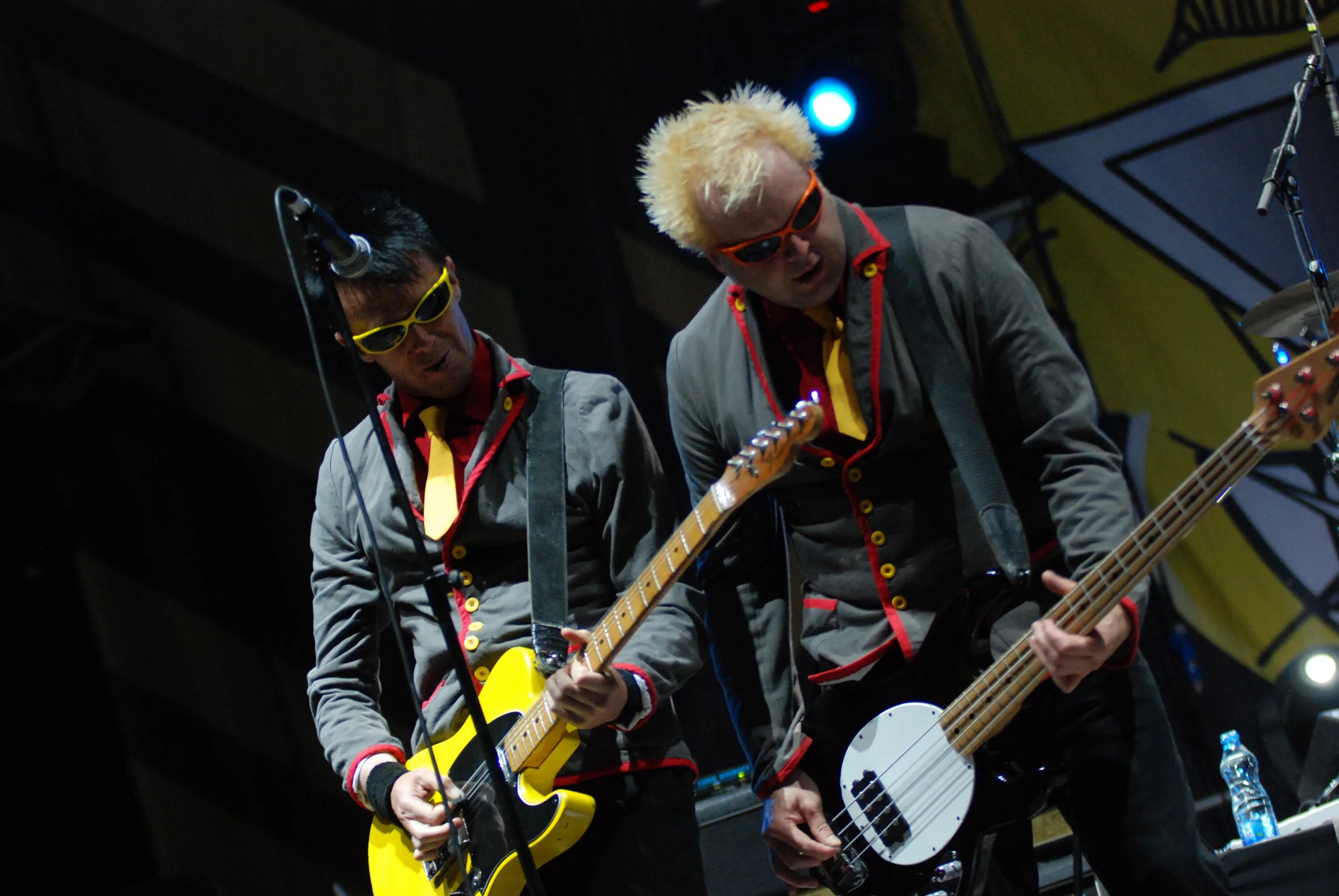 Новая игрушка группа. Toy Dolls группа. Toy Dolls группа «Tommy Koweys car». Toy Dolls группа orcastraide. The Toy Dolls в Москве.