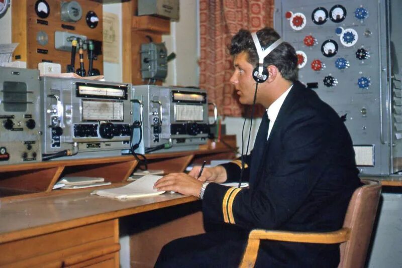 Про радиостанцию. Радио море. Radio Operator. Radio Officer на корабле. Судно «Radio Caroline»,.
