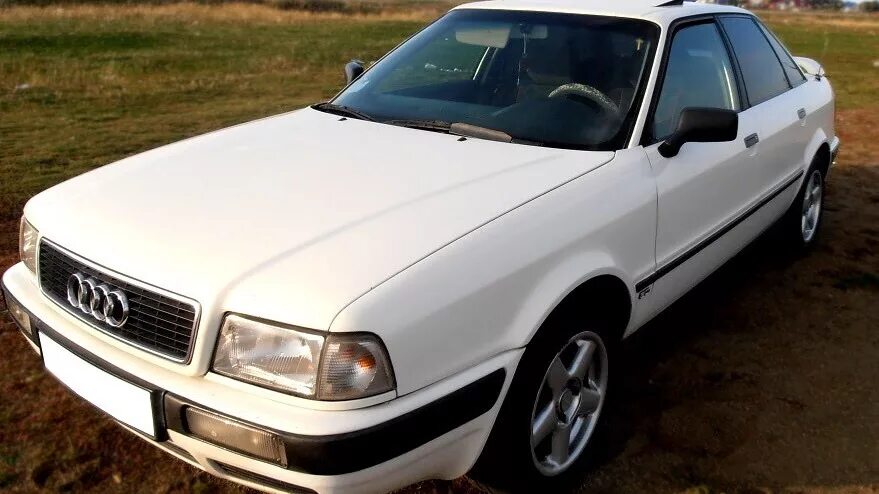 Купить ауди б4 в белоруссии. Ауди 80 белая. Ауди 80 б4 белая. Ауди 80 б4 2.0. Audi 80 b4 2.0 1994.