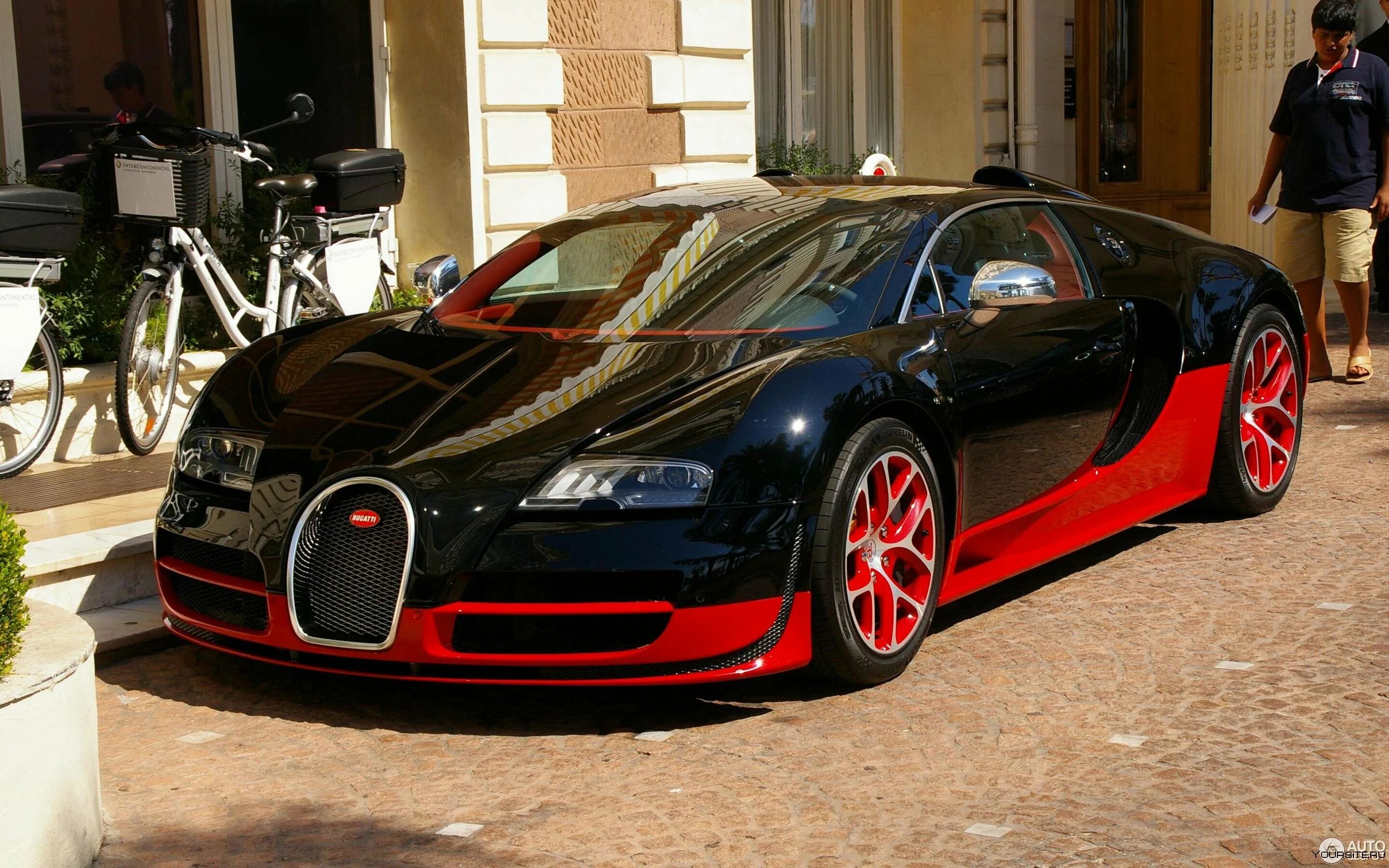 Bugatti сайт. Bugatti Veyron 16.4 Grand Sport Vitesse. Bugatti Veyron 16.4. Тюнинговая Бугатти. Bugatti Veyron Grand Sport Vitesse.