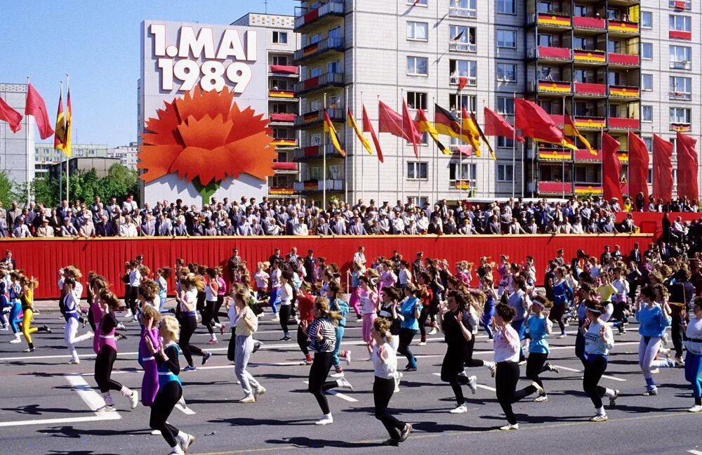 3 октября 1990. 1 Мая в ГДР. Первое мая ГДР. 1 Мая в Германии. Первомайская демонстрация ГДР.