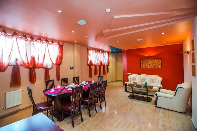 Смоленская отель вояж. Ресторан вояж смоленск. Вояж смоленск печерск. Гостиница "вояж" пе6нза. Комплекс вояж.