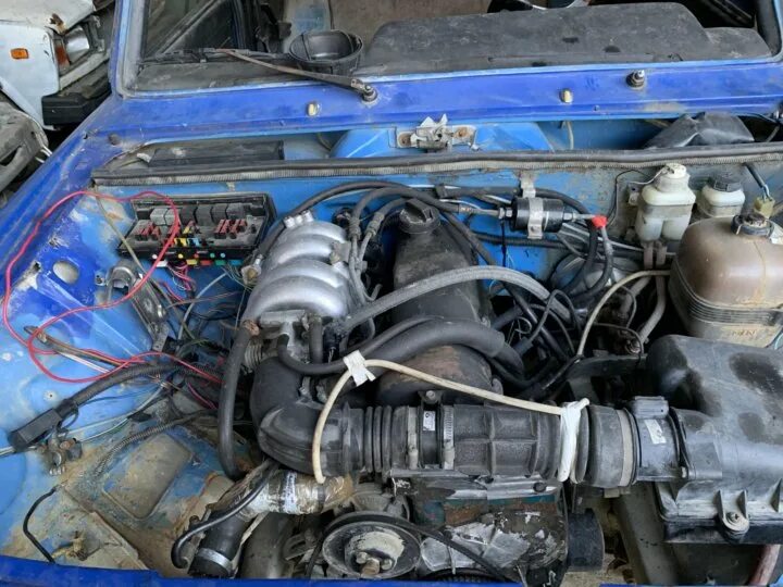 Комплект инжектора на ваз 2107. Установить инжектор на ваз 2107. Установить инжектор на ваз 2107. Подкапотное ваз 2107 инжектор. Установить инжектор на ваз 2107.