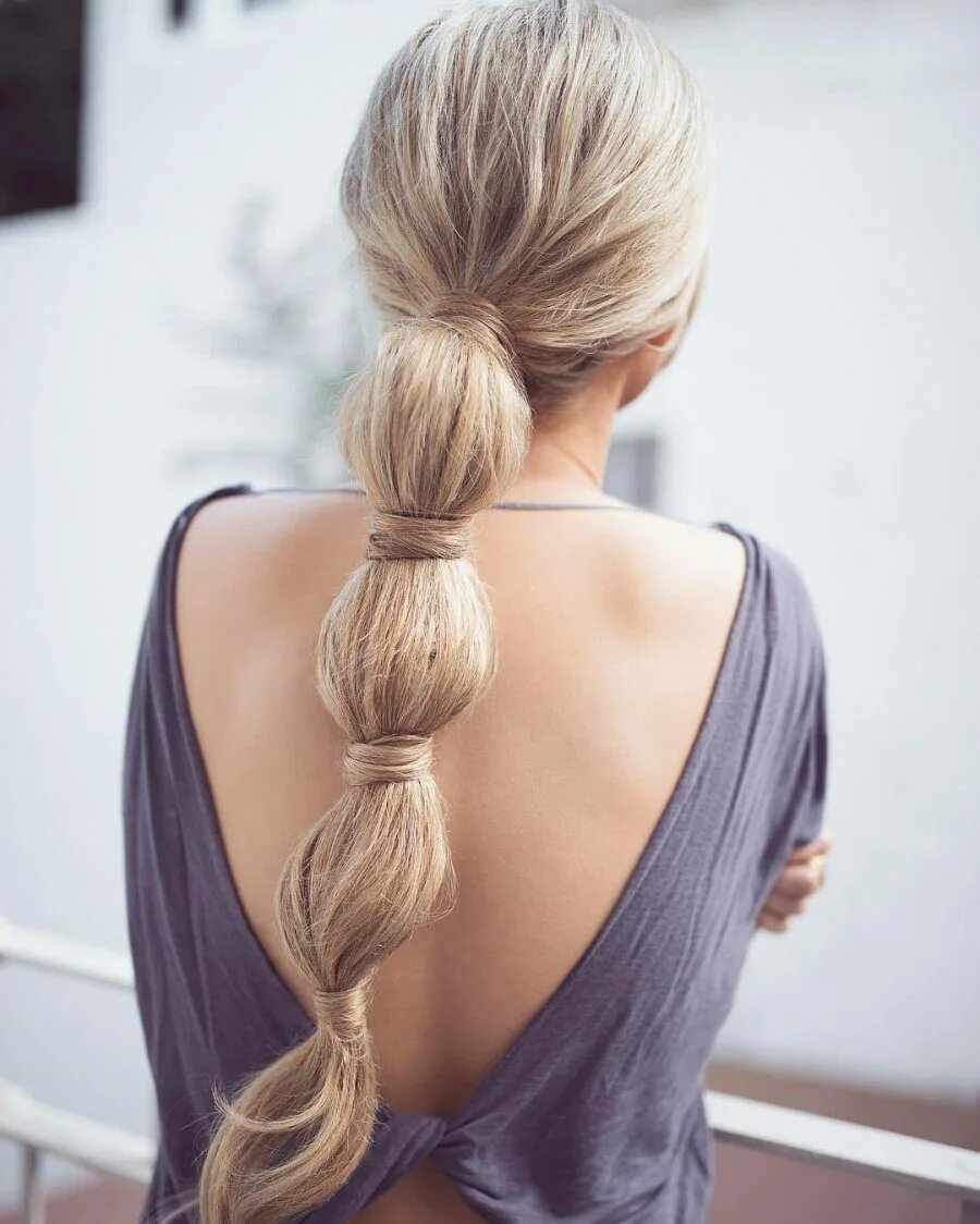 Прическа для женщины на каждый день. Простые прически на длинные волосы. Причёски на длиные волосы простые. Дегкиепрически на длинные волосы. Красивые хвостики.