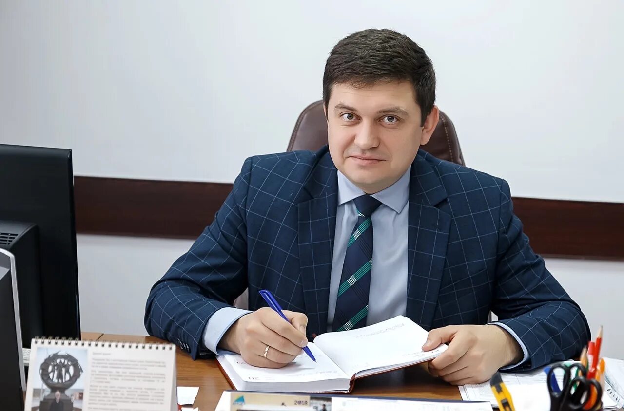 Биография главы города. Глава сарапула шестаков. Биография главы города. Администрация волоколамского городского округа сизова. Биография главы города.