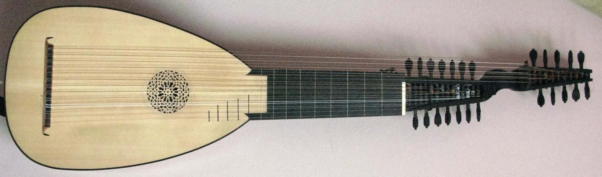 танбур чолғуси.