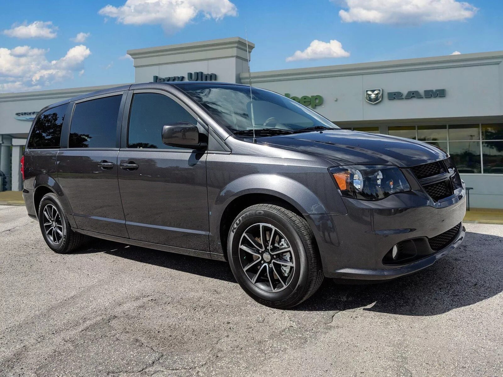 Караван 2019. Dodge Grand Caravan 2019. Dodge Grand Caravan 2015. Dodge Grand Caravan Tuning. Dodge Grand Caravan 2019 Tuning.