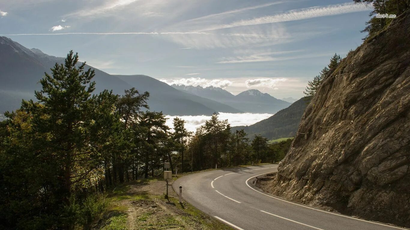 Горная тропинка в швейцарии. Военная грузинская дорога. Дорога на косогоре. Горы военно-грузинская дорога. Дорога форселла лавардет.