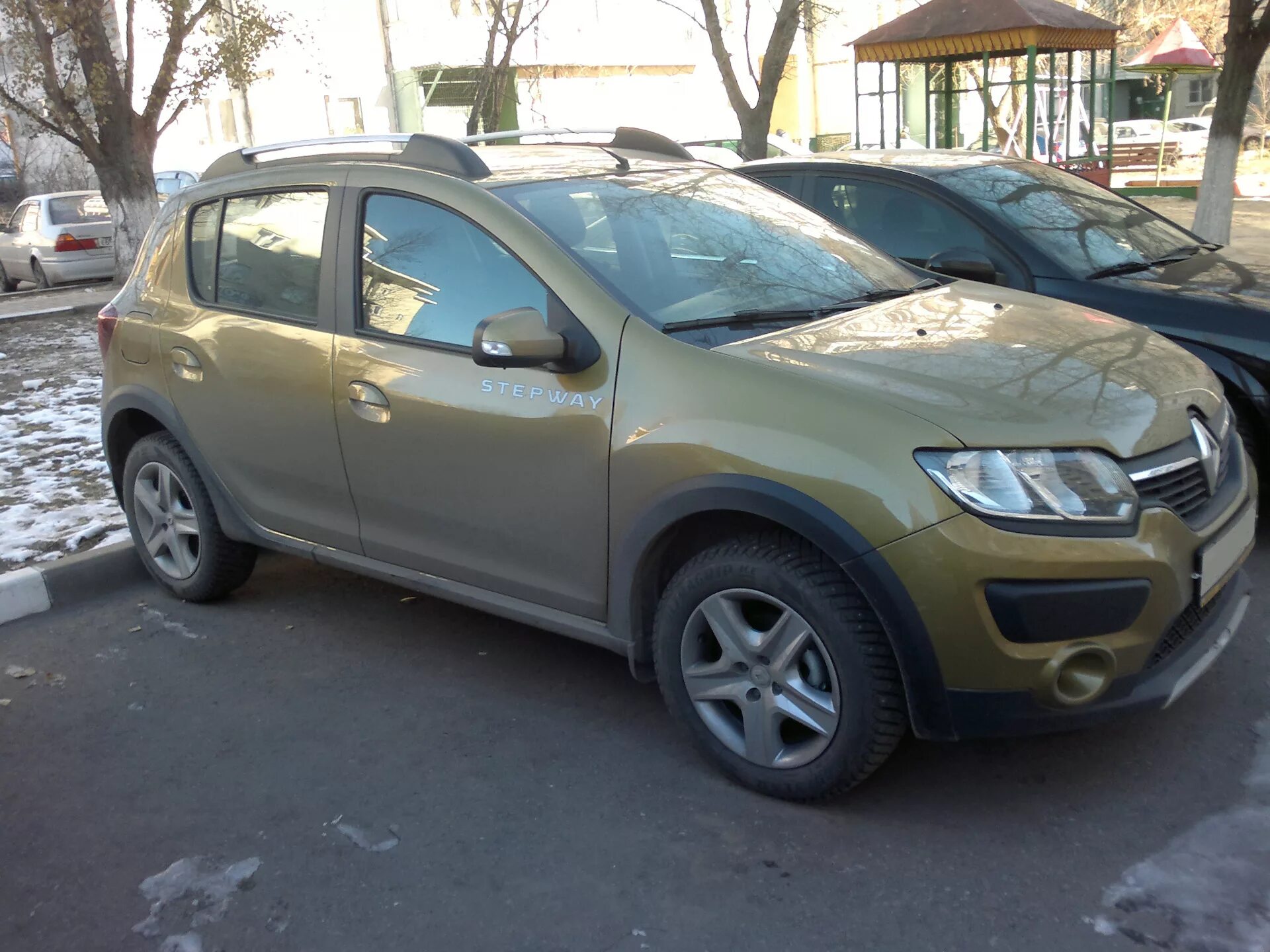 Степвей r16 купить. Рено Сандеро степвей r16. 205/60 R16 Renault Stepway 2. 215 60 R16 на Сандеро степвей 2. Рено Сандеро Stepway r16.