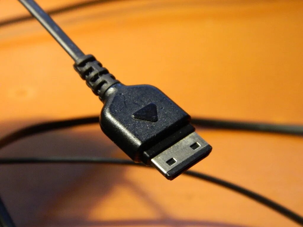 Приложение самсунг зарядка. Usb кабель самсунг s3600. samsung gt 3600 зарядник. samsung e1080 зарядка. usb кабель для зарядки для siemens.