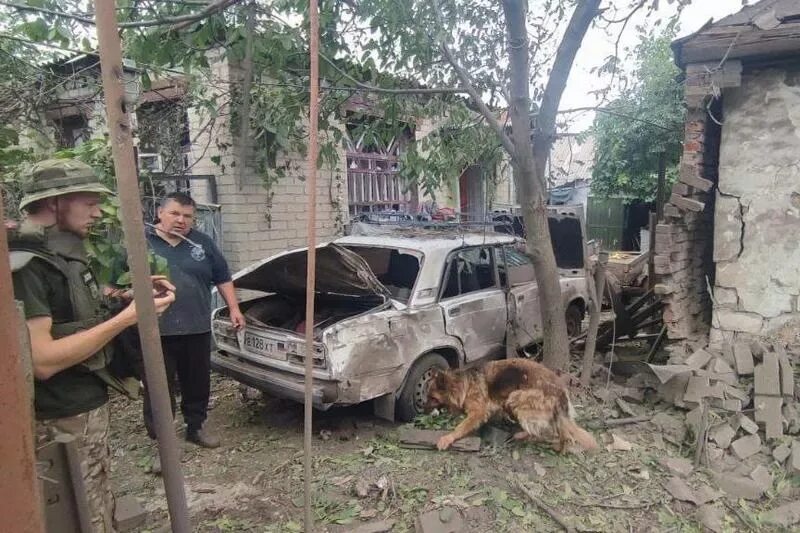 Орловка донецкой народной республики. Обстреленные города Украины фото. Обстрел Стаханова сегодня.