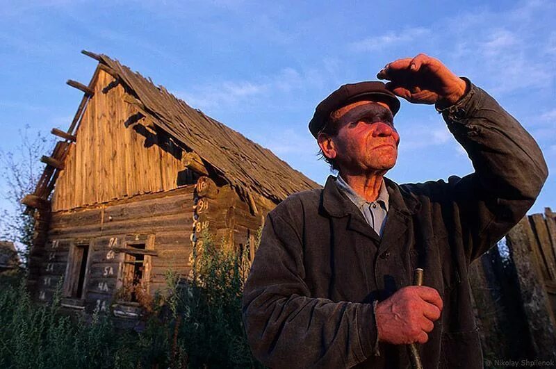 Жители русской деревни. Деревенские люди. Жители русской деревни. Жизнь в деревне. Люди в деревне.