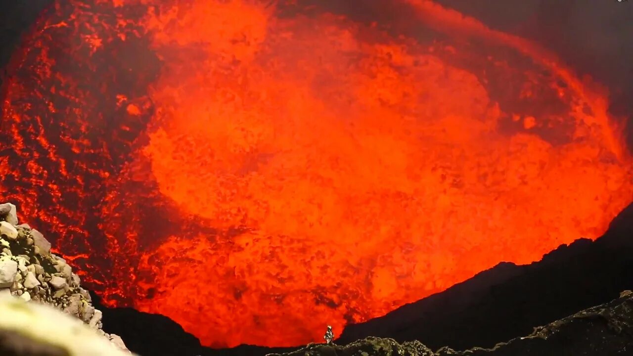 Базальтовая лава. Вулкан эрта але эфиопия. Вулкан семеру индонезия. Elden ring босс вулканов поместье. Как попасть в вулкан.
